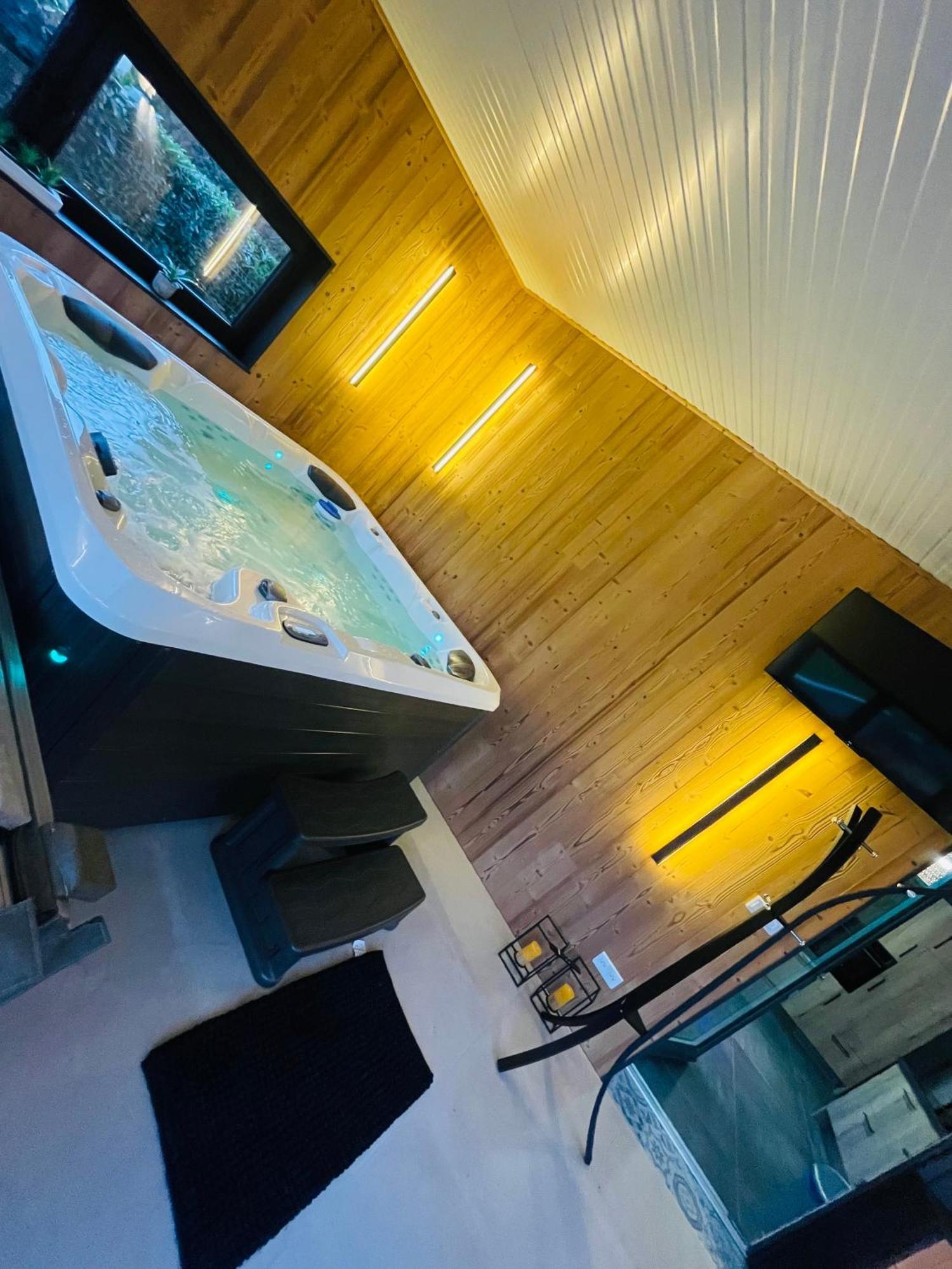 Maison Gite Chez Nounou Sauna Jacuzzi Jardin Arbore Etting Esterno foto